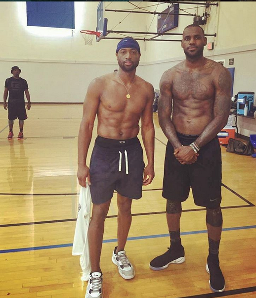 边锋带内后 边锋带内后